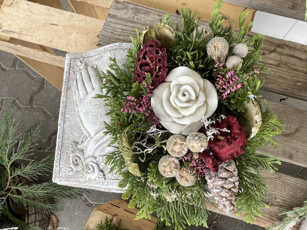 Grabschmuck von der G&auml;rtnerei Bach