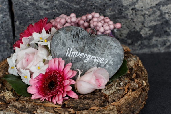Grabschmuck in Gedenken an unsere lieben Verstorbenen